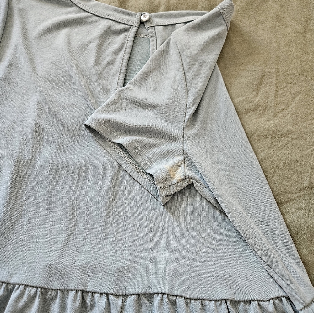 New Lavender Field Women's Light Green Romper Size Medium - Picture 6 of 6